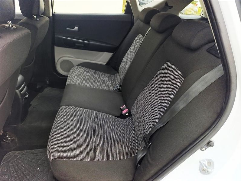 Kia Ceed 1,6 CVVT Aut. klimatizace ČR - fotka 20 z 28