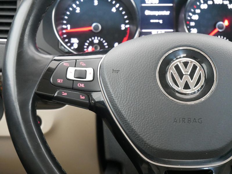 Volkswagen Jetta - fotka 15 z 25