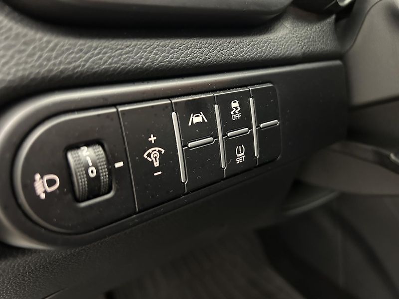 Kia Ceed 1.5 T-GDI SPIN - fotka 9 z 23