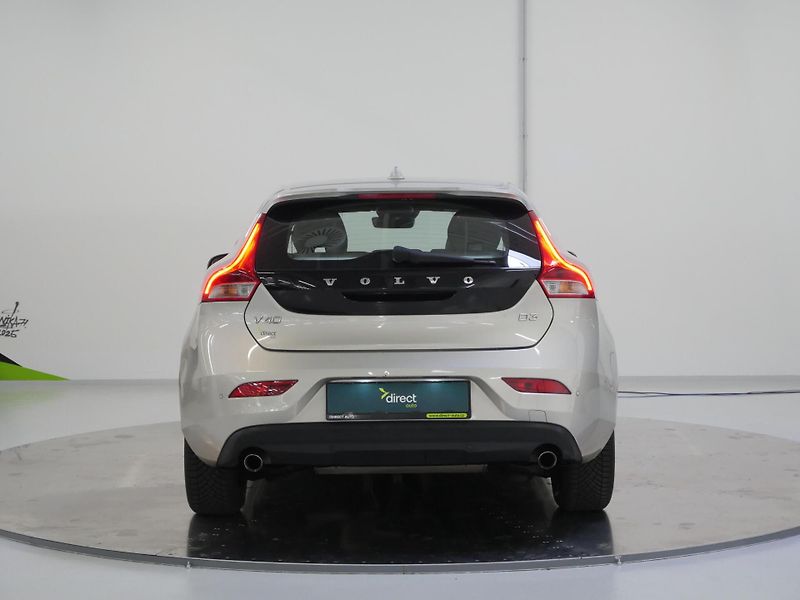 Volvo V40 - fotka 6 z 27