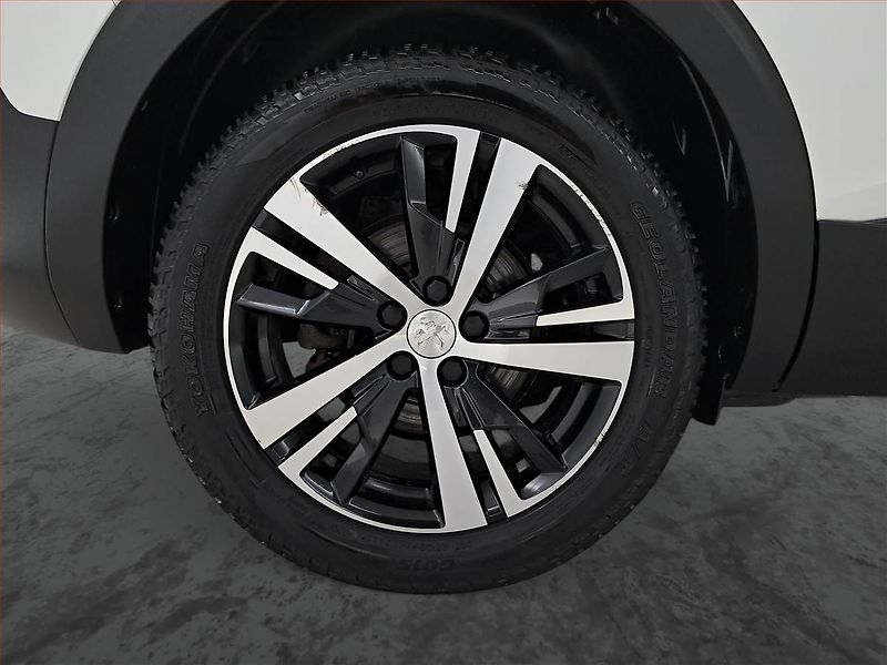 Peugeot 5008 (2019) Access PureTech 130, 7 míst - fotka 15 z 18