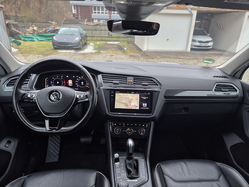 Volkswagen Tiguan 2,0TDi 140kw DSG 4x4 18ALU TZ - fotka 10 z 50