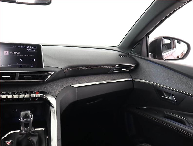 Peugeot 3008 (2016) GT Line 1.2 PureTech - fotka 8 z 22