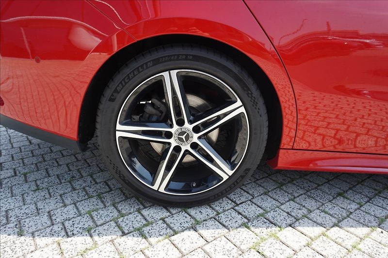 Mercedes-Benz CLA 2,0 200 d SB, 2.maj ČR - fotka 7 z 16