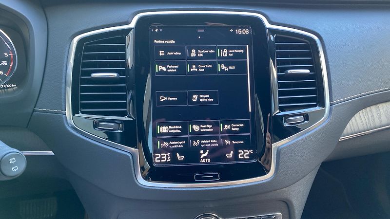 Volvo XC90 INSCRIPTION, B5 AWD, 173+10 kW - fotka 16 z 37