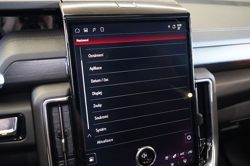 GMC Yukon (2026) Denali 6.2 V8 - fotka 42 z 59