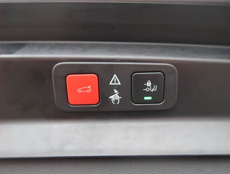 Peugeot 5008 (2021) Allure 1.5 BlueHDi - fotka 23 z 25
