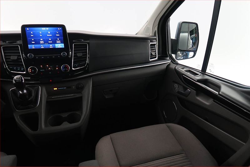 Ford Tourneo Custom (2022) Titanium 2.0 EcoBlue, ČR, 1Maj - fotka 8 z 19