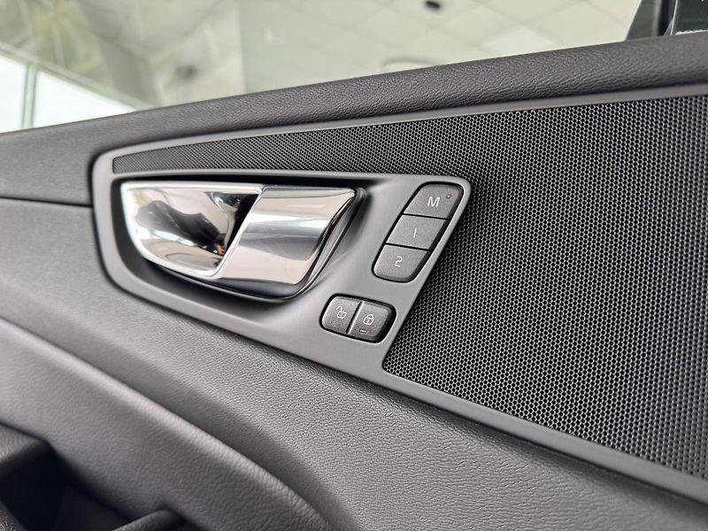Volvo XC60 T5 Polestar*Inscription*HeadUP - fotka 29 z 34