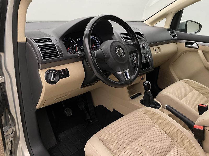 Volkswagen Touran 1.6TDI 77kW  - fotka 4 z 30