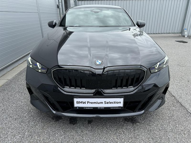 BMW Řada 5 520d xDrive Sedan - fotka 10 z 11