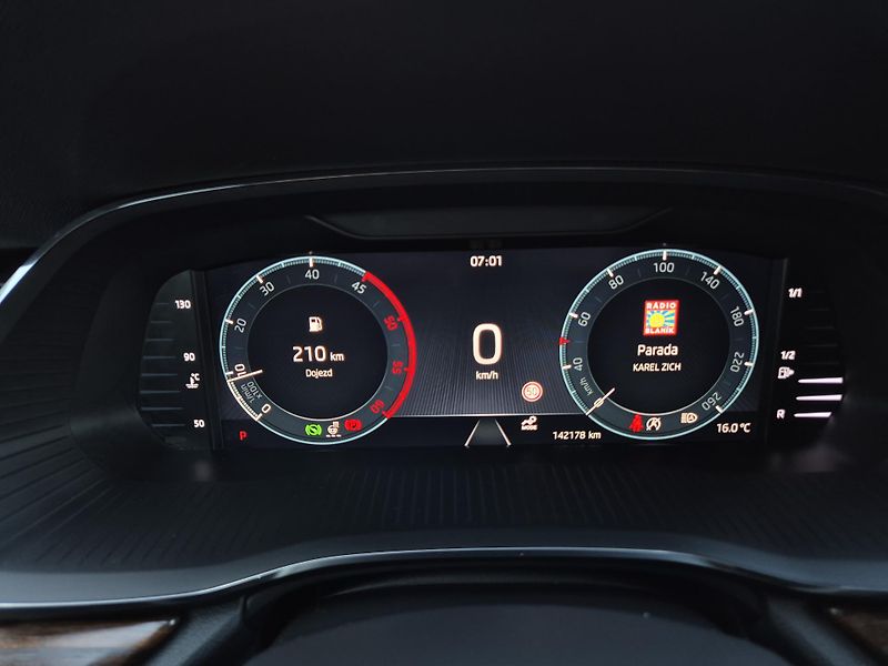 Škoda Octavia Combi Scout TDi 147kw DSG 4x4 - fotka 49 z 49
