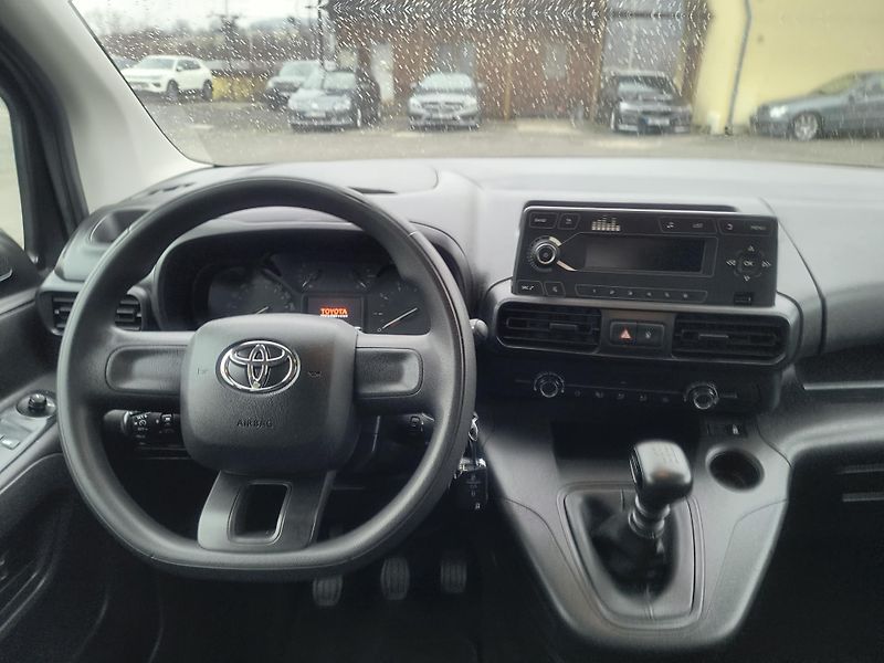 Toyota ProAce City Verso 1.2 T 81KW/1.MAJ.ČR/ACC/KAMERA - fotka 23 z 37