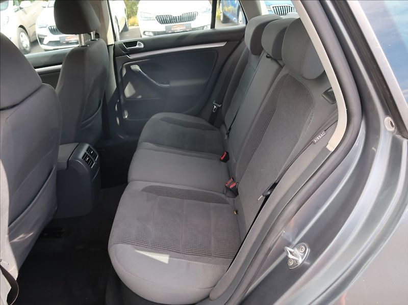 Volkswagen Golf 1,9 TDi,77kW,Aut.klima,tempoma - fotka 16 z 21