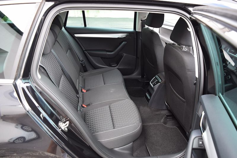Škoda Octavia (2018) 1.4TSI 110kw ED. DRIVE TAŽ APP - fotka 39 z 43