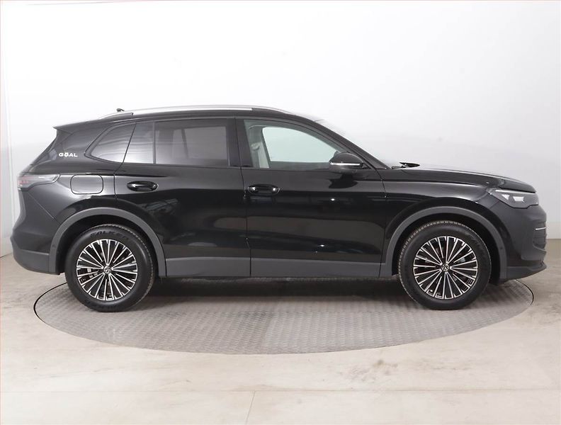 Volkswagen Tiguan (2025) Life 1.5 eTSI - fotka 6 z 16