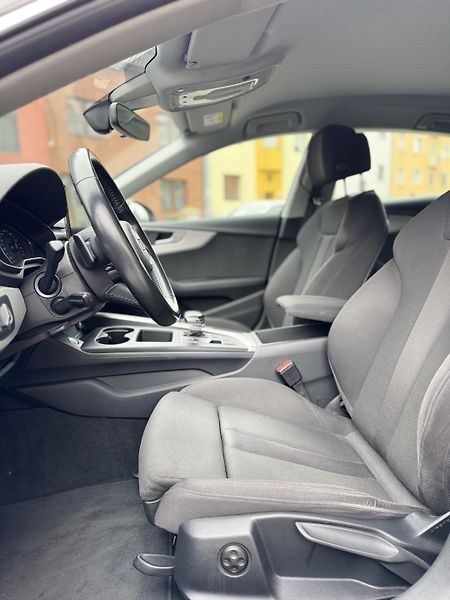 Audi A5 (2020) 45TFSi Sportback S-Line 180Kw - fotka 13 z 35