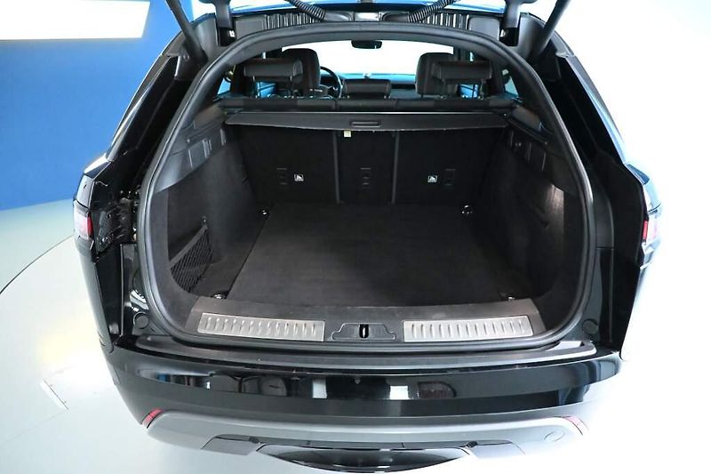 Land Rover Range Rover Velar (2019) 2.0 4x4 ACC Tažné 8AT D180 - fotka 8 z 37