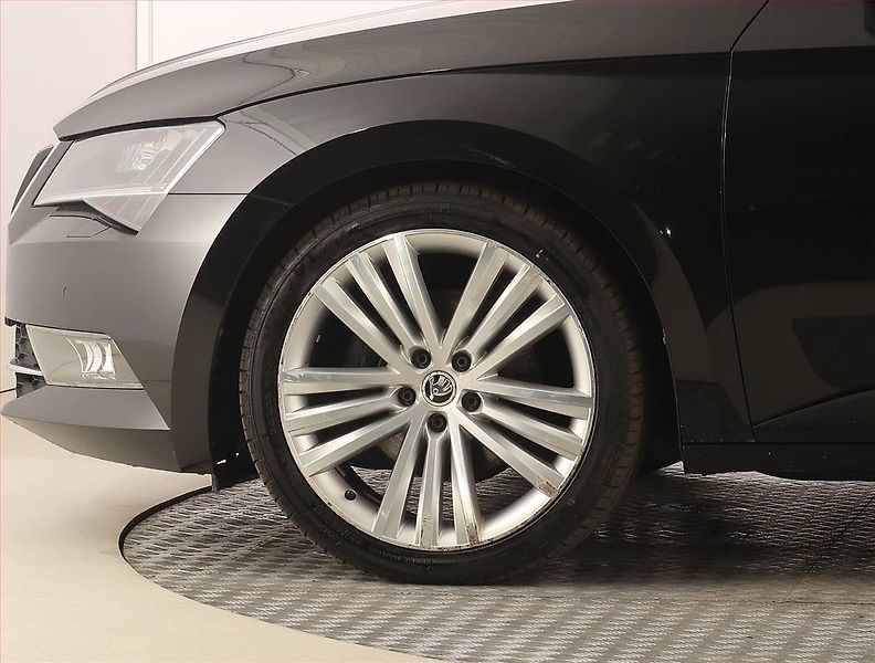 Škoda Superb (2015) Style 2.0 TDI, Automat, Kůže - fotka 15 z 27