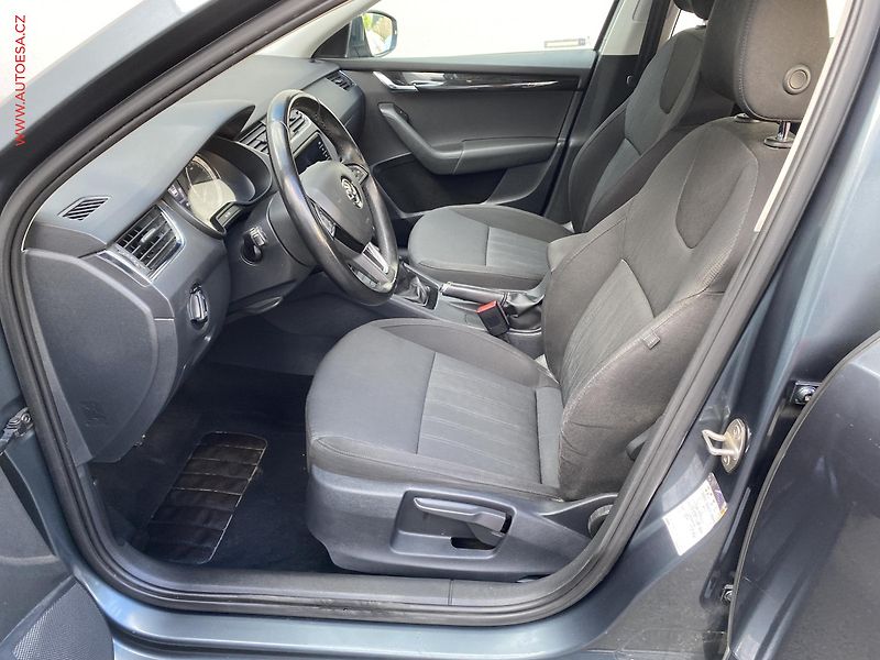 Škoda Octavia (2018) 1.4 G-TEC, Style, park.čidla - fotka 9 z 16