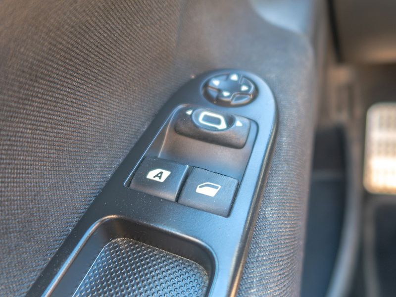 Peugeot 207 (2012) ČR 1.4i LPG – BOMBA DO 2033 - fotka 24 z 41