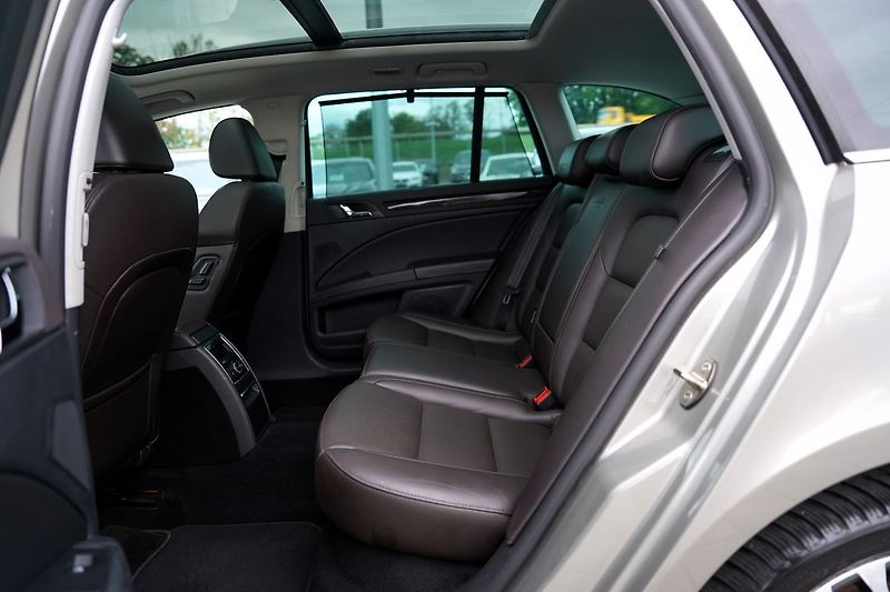 Škoda Superb 2.0 TDI 125 kW L&K/ČR/DPH - fotka 35 z 44