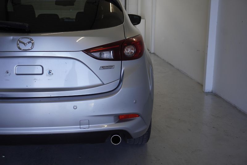Mazda 3 2,0I SKYACTIV-G - fotka 9 z 25