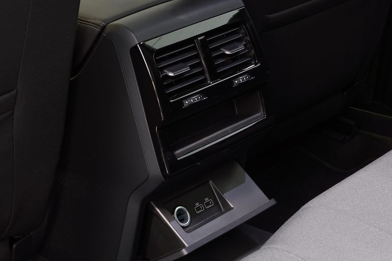 Volkswagen Touareg 3.0TDI,170kW,ČR,DigitalCockpit - fotka 16 z 29