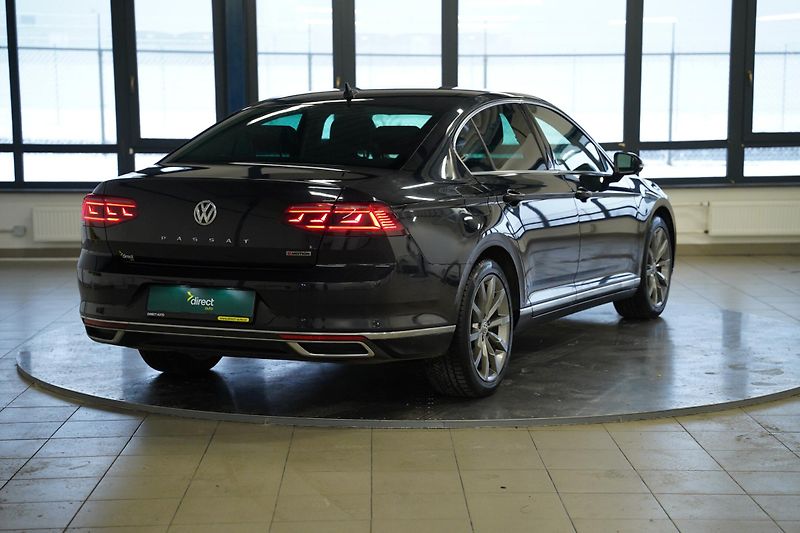 Volkswagen Passat - fotka 2 z 25