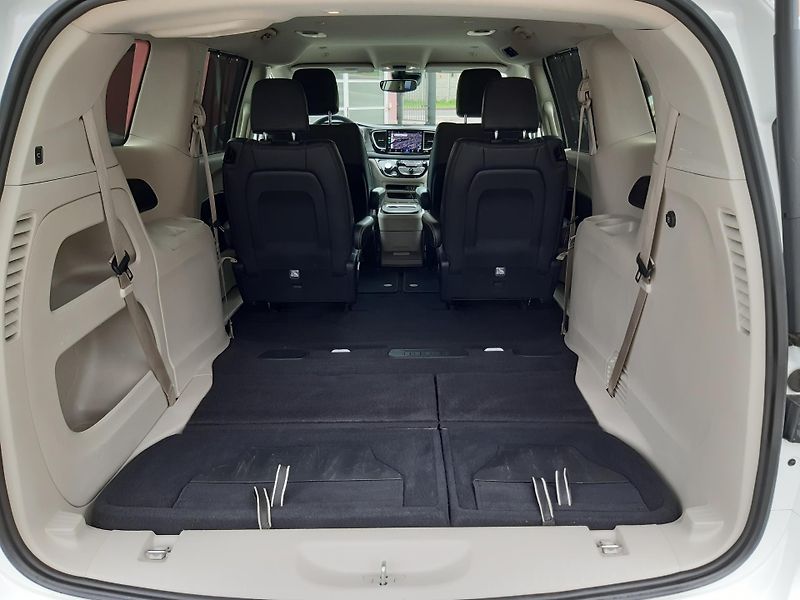 Chrysler Pacifica (2022) 3,6L V6,Top výbava, REZERVACE - fotka 16 z 50