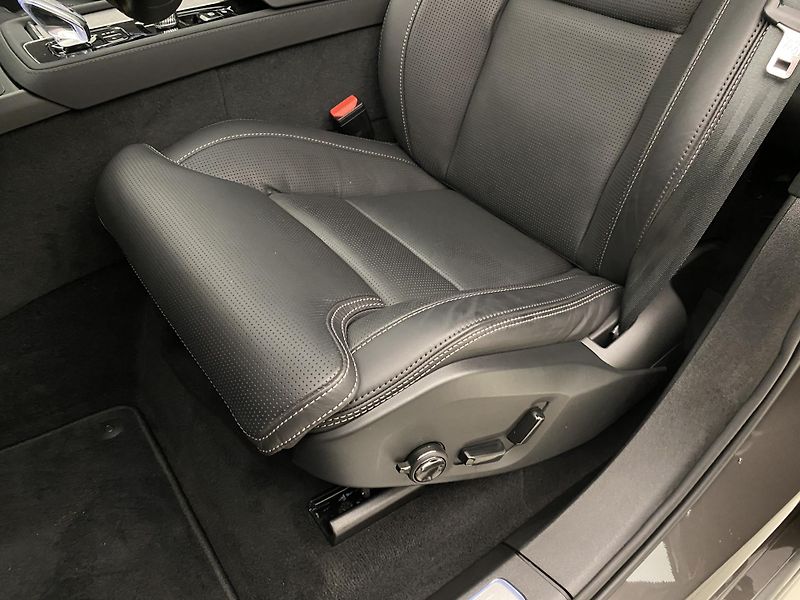 Volvo XC90 T8 AWD RECHARGE ULT REZERVACE - fotka 25 z 68
