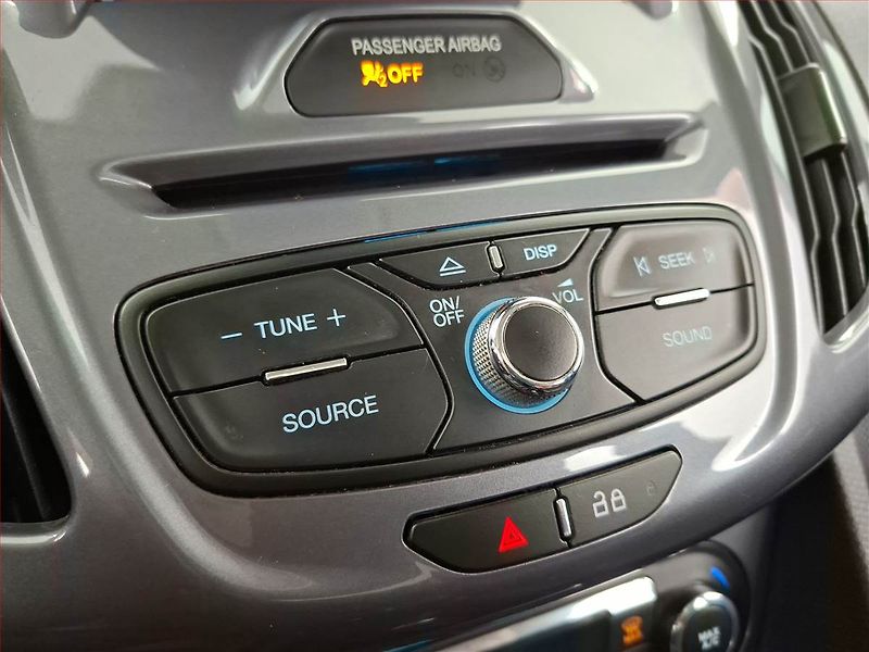 Ford Tourneo Connect (2018) Titanium 1.5 TDCi, 5Míst - fotka 16 z 20