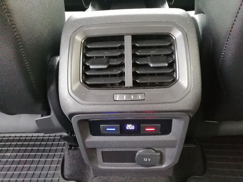 Volkswagen Tiguan Allspace 2,0 TDI DSG 4M R-Line 140kW - fotka 13 z 20