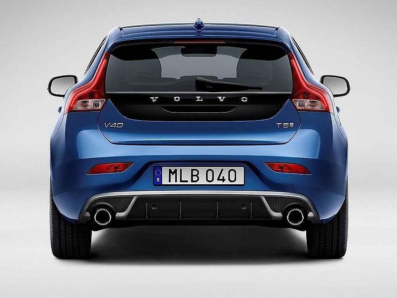 Volvo V40.