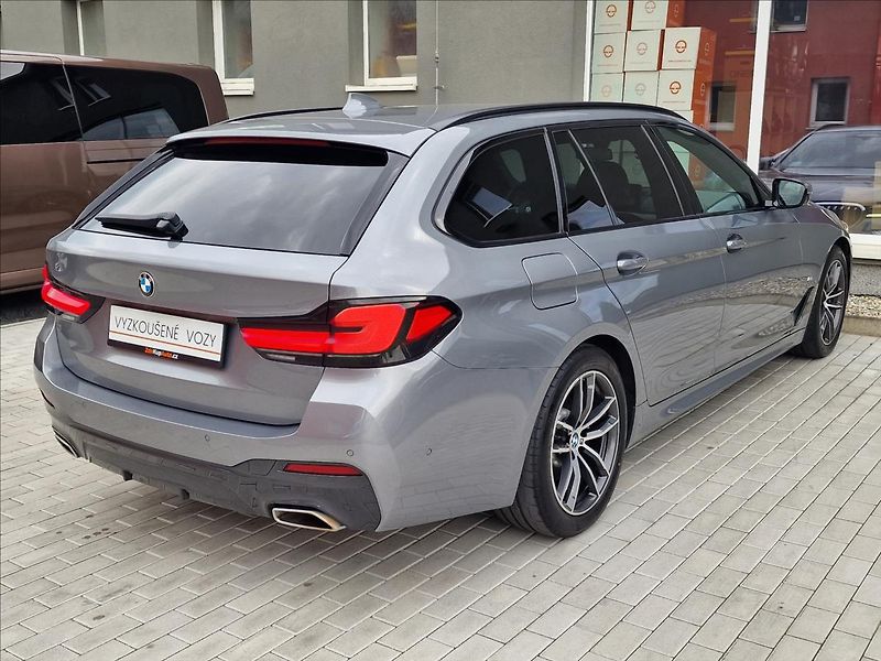 BMW Řada 5 520d Xdrive M-Sport ČR,1.Maj. - fotka 10 z 50