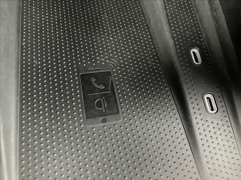 Škoda Octavia 2,0 TAŽNÉ,MATRIX-BEAM,COLUMBUS - fotka 19 z 40