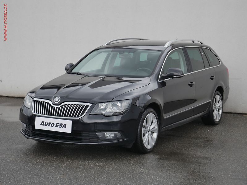 Škoda Superb (2014) 2.0 TDi, xenon, kůže - fotka 3 z 22