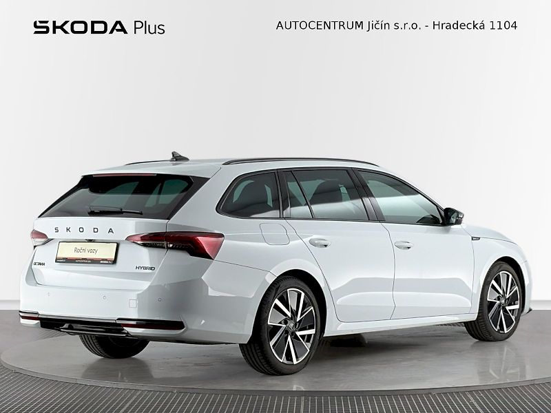 Škoda Octavia (2025) Combi DSG 1.5TSI 110kW SportLi - fotka 2 z 30