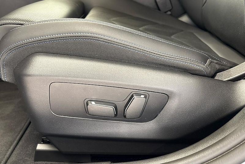 BMW Řada 5 540d xDrive Touring - fotka 14 z 22