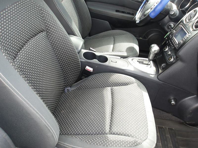 Nissan Qashqai (2009) 2,0i 104kW AUTOMAT !! - fotka 16 z 25