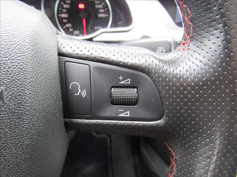 Audi A5 3,0 TDi 176kW Manuál Quattro - fotka 19 z 30