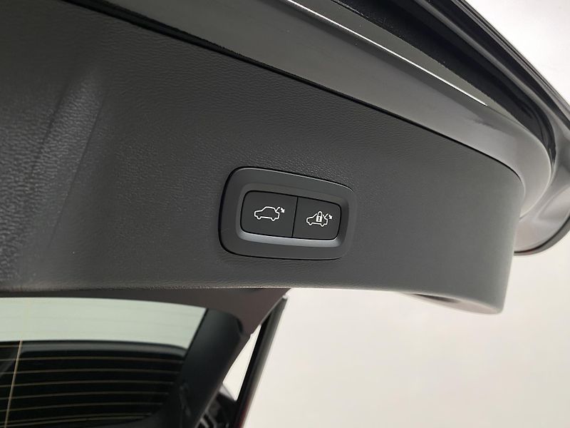 Volvo XC40 (2026) B3 AUT DARK ULTRA  - fotka 39 z 64