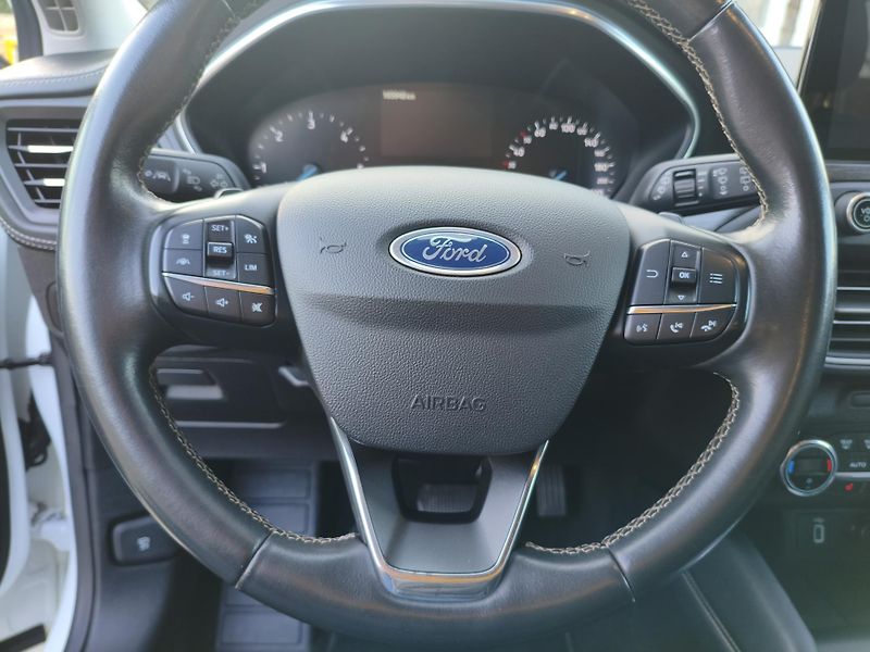 Ford Focus (2018) 2,0 Tdci 110Kw Vignale 8AT - fotka 22 z 38