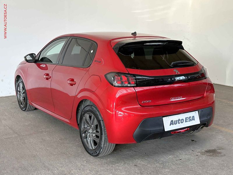 Peugeot 208 (2022) 1.2 PT, Style, kamera - fotka 6 z 16