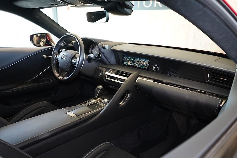 Lexus LC 500 Sport+ 351 kW - fotka 24 z 40
