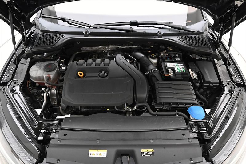 Škoda Octavia 1,5 TSI 110 kW TAŽNÉ NAVI Záru - fotka 9 z 32