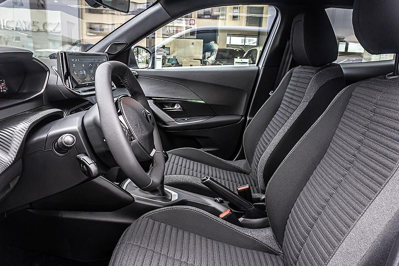 Peugeot 2008 (2026) 1,2 STYLE TURBO 100 S&S MAN6 - fotka 9 z 19