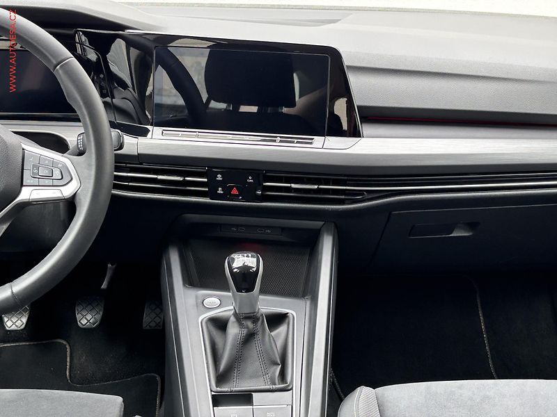 Volkswagen Golf (2022) 2.0 TDi, Style, LED - fotka 10 z 19