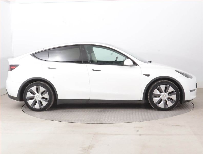 Tesla Model Y (2023) Long Range AWD 79kWh, SoH 90% - fotka 6 z 23