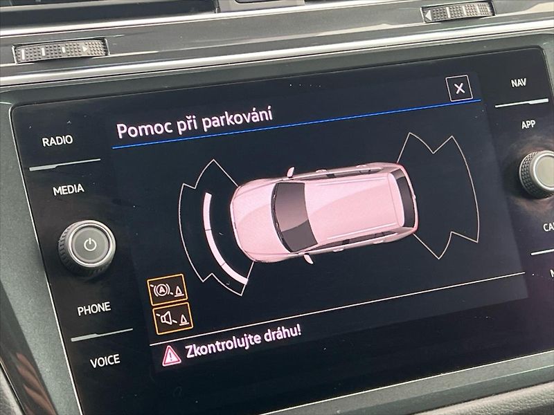 Volkswagen Tiguan 2,0 TDi 110kW 7DSG LIFE - fotka 17 z 27